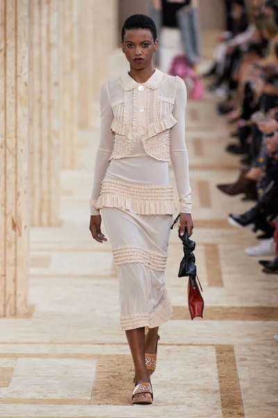 Look 22